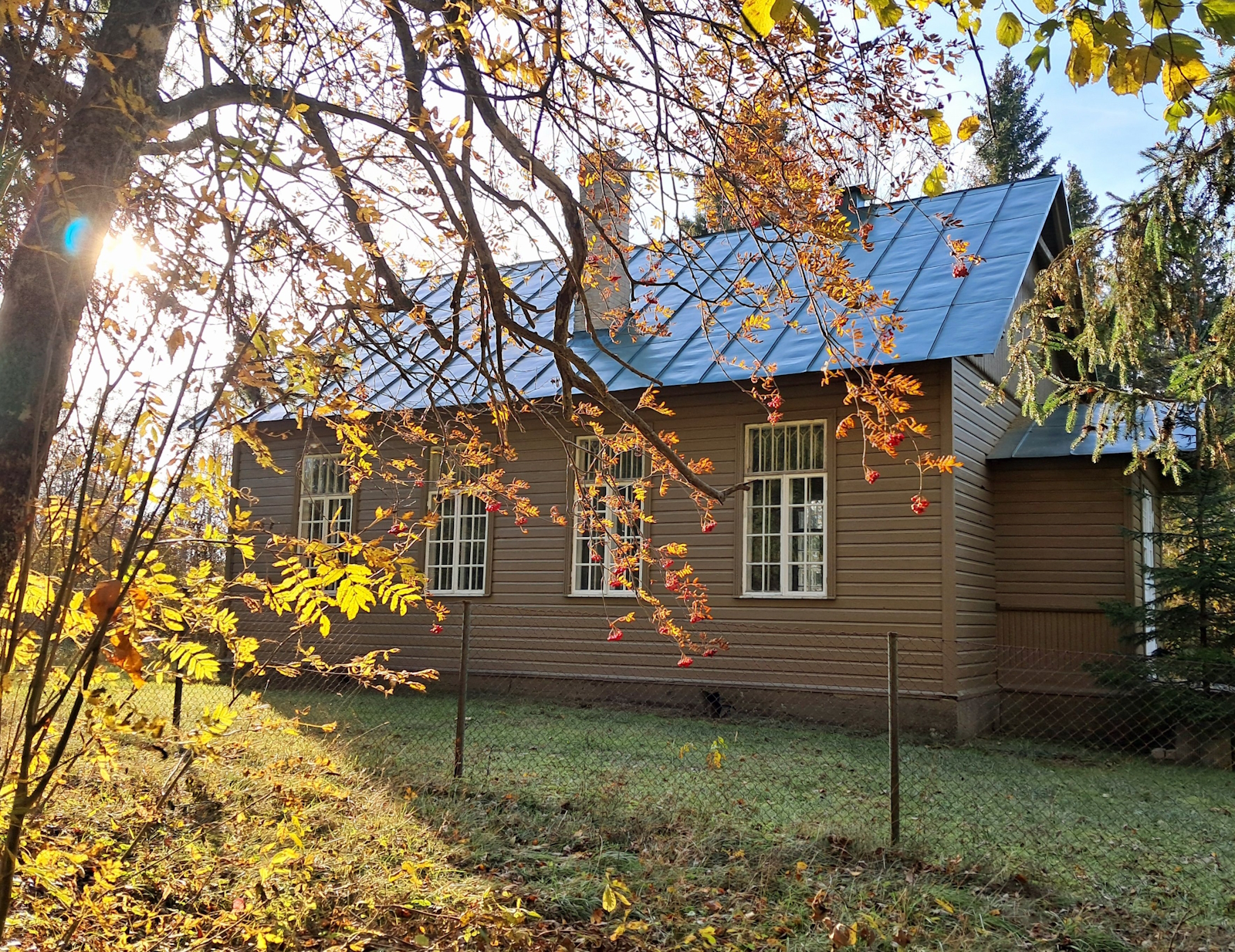 Palvemaja sügisel